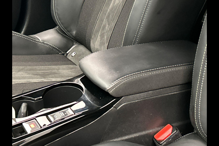 Peugeot 2008 1.2 PureTech GT Pack | Origineel Nederlands |Adaptieve Cruisecotrol Laneassist Trekhaak Camera Carplay