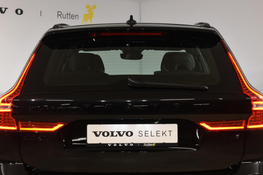 Volvo XC60 T6 350PK Automaat Plug-in Hybrid AWD Plus Black Edition/ Bowers & Wilkins / Navigatie / 360 Camera / Head-up Display / Panoramadak /  Stoelverwarming v+a / Stuurverwarming / 21'' Velgen