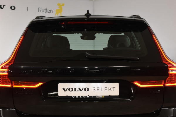 Volvo XC60 T6 350PK Automaat Plug-in Hybrid AWD Plus Black Edition/ Bowers & Wilkins / Navigatie / 360 Camera / Head-up Display / Panoramadak /  Stoelverwarming v+a / Stuurverwarming / 21'' Velgen