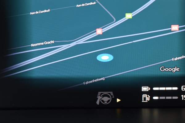 Volvo XC60 T6 350PK Automaat Plug-in Hybrid AWD Plus Black Edition/ Bowers & Wilkins / Navigatie / 360 Camera / Head-up Display / Panoramadak /  Stoelverwarming v+a / Stuurverwarming / 21'' Velgen