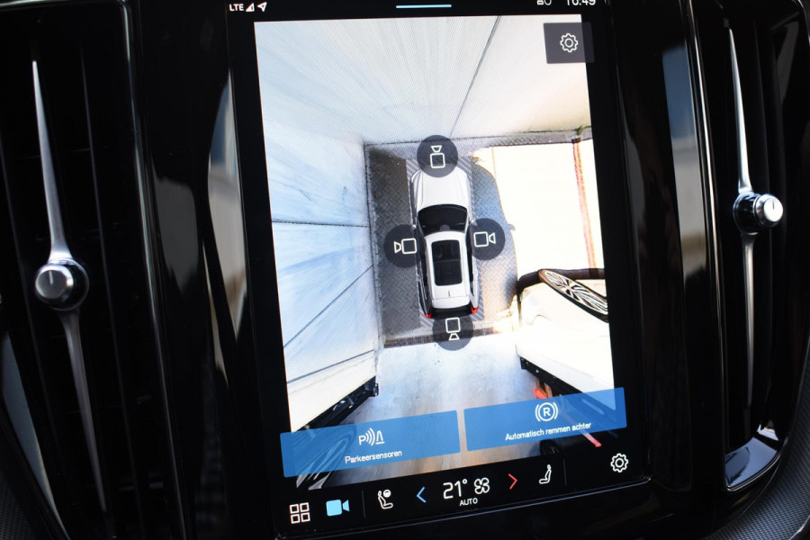 Volvo XC60 T6 350PK Automaat Plug-in Hybrid AWD Plus Black Edition/ Bowers & Wilkins / Navigatie / 360 Camera / Head-up Display / Panoramadak /  Stoelverwarming v+a / Stuurverwarming / 21'' Velgen