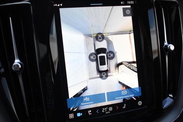 Volvo XC60 T6 350PK Automaat Plug-in Hybrid AWD Plus Black Edition/ Bowers & Wilkins / Navigatie / 360 Camera / Head-up Display / Panoramadak /  Stoelverwarming v+a / Stuurverwarming / 21'' Velgen