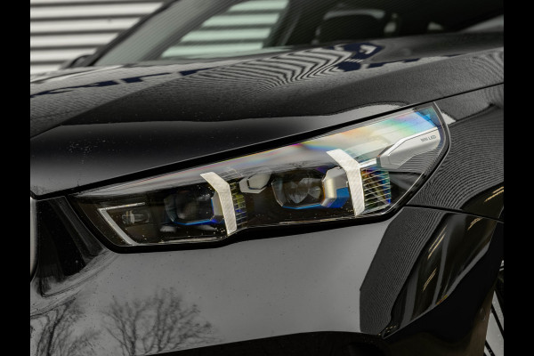 BMW i5 Touring eDrive40 - Sportstoelen - Getint Glas - Harman Kardon - Iconic Glow Exterieur