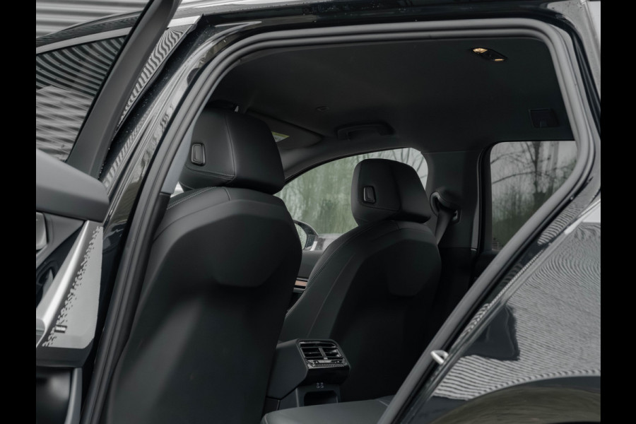 BMW i5 Touring eDrive40 - Sportstoelen - Getint Glas - Harman Kardon - Iconic Glow Exterieur