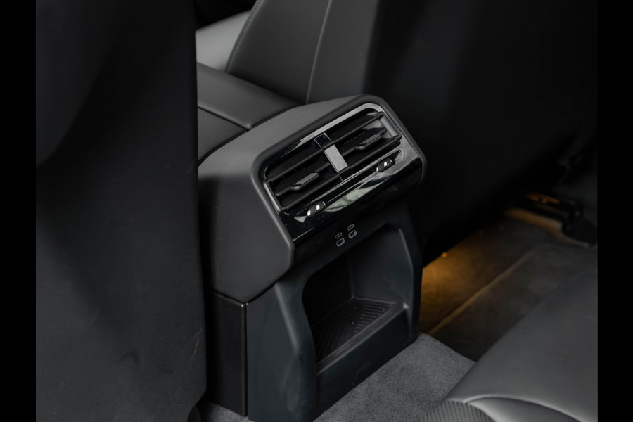 BMW i5 Touring eDrive40 - Sportstoelen - Getint Glas - Harman Kardon - Iconic Glow Exterieur