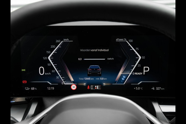 BMW i5 Touring eDrive40 - Sportstoelen - Getint Glas - Harman Kardon - Iconic Glow Exterieur