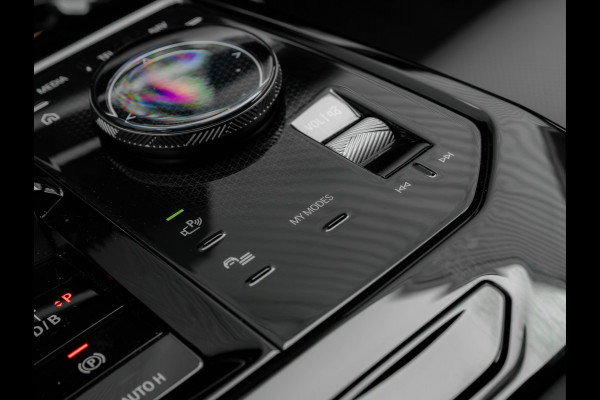 BMW i5 Touring eDrive40 - Sportstoelen - Getint Glas - Harman Kardon - Iconic Glow Exterieur