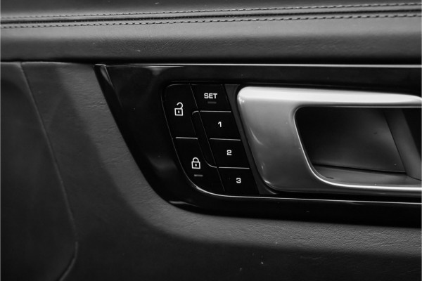 Porsche Cayenne 3.0 E-Hybrid Pano Camera 360° Sport Chrono Bose 21"