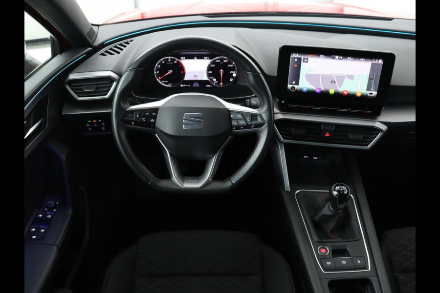 Seat Leon 1.5 TSI FR Launch Edition | Trekhaak | Adaptive cruise | Carplay | Navigatie | Sfeerverlichting | Parkeerhulp | Full LED | Climate control | Bluetooth