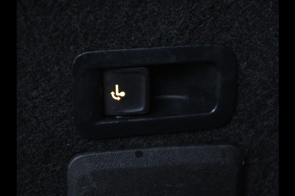 Seat Leon 1.5 TSI FR Launch Edition | Trekhaak | Adaptive cruise | Carplay | Navigatie | Sfeerverlichting | Parkeerhulp | Full LED | Climate control | Bluetooth