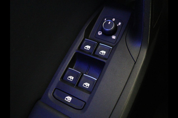 Seat Leon 1.5 TSI FR Launch Edition | Trekhaak | Adaptive cruise | Carplay | Navigatie | Sfeerverlichting | Parkeerhulp | Full LED | Climate control | Bluetooth