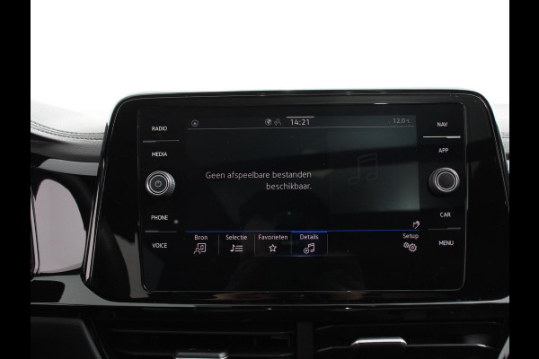 Volkswagen T-Roc 1.5 TSI DSG R-Line+Blackpack | Climate control | Adaptieve cruise control | Panoramadak | LED | Navigatie | Achteruitrijcamera | Parkeersensoren | Apple Carplay/ Android Auto | Radio