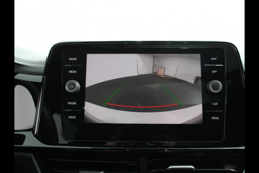 Volkswagen T-Roc 1.5 TSI DSG R-Line+Blackpack | Climate control | Adaptieve cruise control | Panoramadak | LED | Navigatie | Achteruitrijcamera | Parkeersensoren | Apple Carplay/ Android Auto | Radio