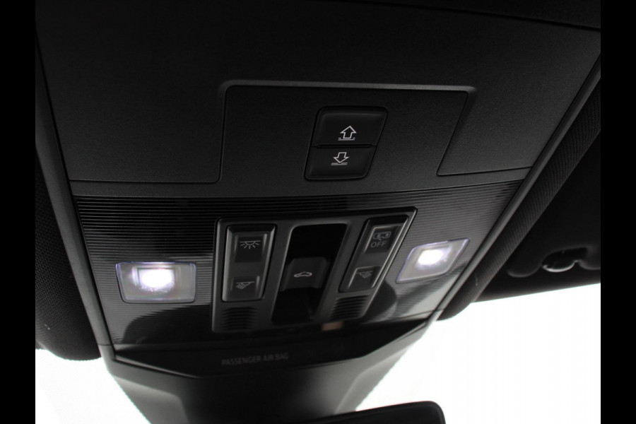 Volkswagen T-Roc 1.5 TSI DSG R-Line+Blackpack | Climate control | Adaptieve cruise control | Panoramadak | LED | Navigatie | Achteruitrijcamera | Parkeersensoren | Apple Carplay/ Android Auto | Radio