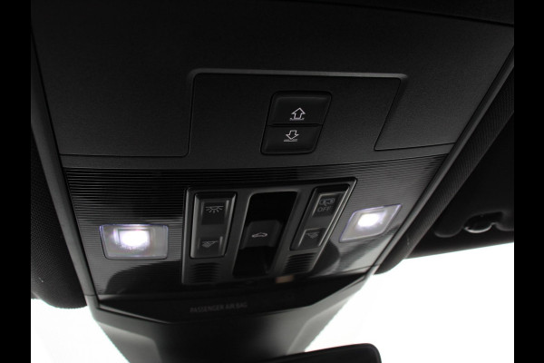 Volkswagen T-Roc 1.5 TSI DSG R-Line+Blackpack | Climate control | Adaptieve cruise control | Panoramadak | LED | Navigatie | Achteruitrijcamera | Parkeersensoren | Apple Carplay/ Android Auto | Radio