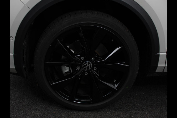 Volkswagen T-Roc 1.5 TSI DSG R-Line+Blackpack | Climate control | Adaptieve cruise control | Panoramadak | LED | Navigatie | Achteruitrijcamera | Parkeersensoren | Apple Carplay/ Android Auto | Radio