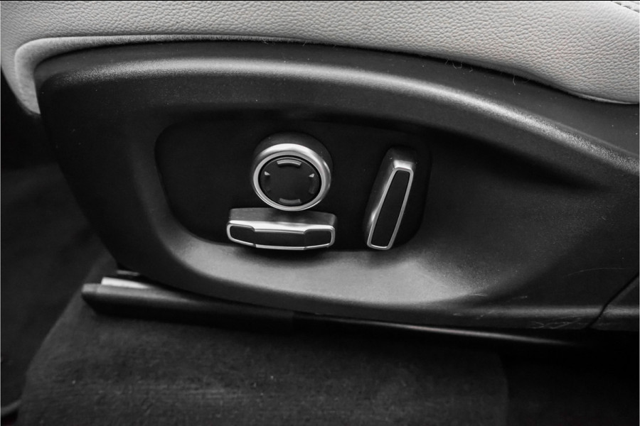 Jaguar F-Pace 2.0t AWD Premium Edition Pano Meridian