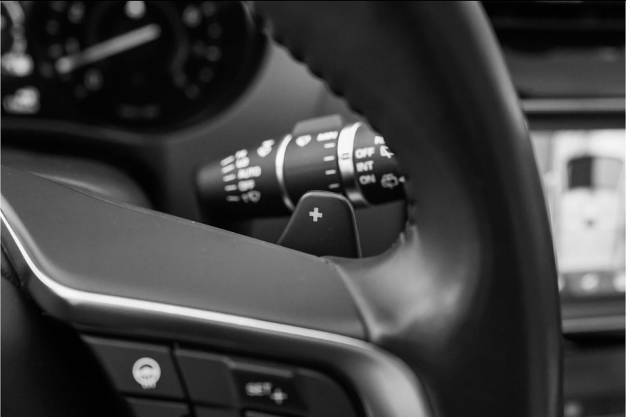 Jaguar F-Pace 2.0t AWD Premium Edition Pano Meridian