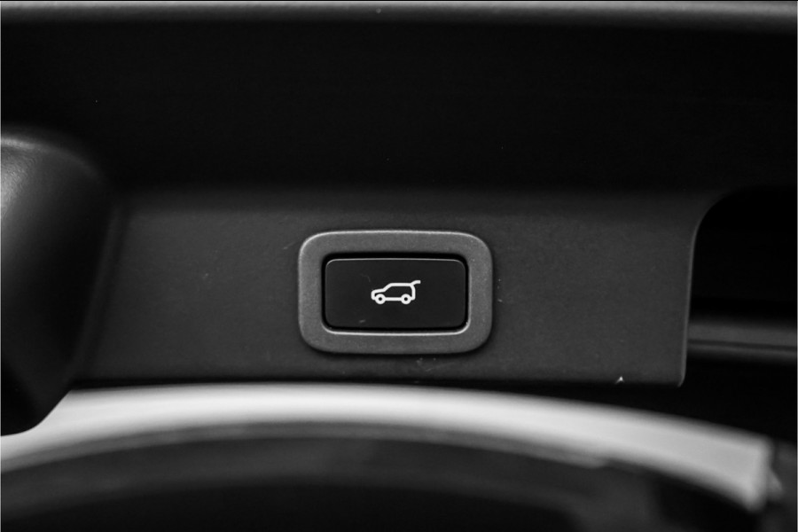 Jaguar F-Pace 2.0t AWD Premium Edition Pano Meridian