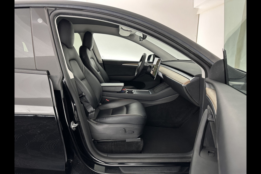 Tesla Model Y Long Range AWD 75 kWh Black-Line [ 3-Fase-11kW ] {SOH-82%} (INCL-BTW) Aut. *PANO | AUTO-PILOT | LEATHER | NAVI-FULLMAP | MATRIX-LED | KEYLESS | CAMERA | DAB+ | HEATED-COMFORTSEATS | PRIVACYGLASS | TOPVIEW | TOWBAR |  20''ALU*