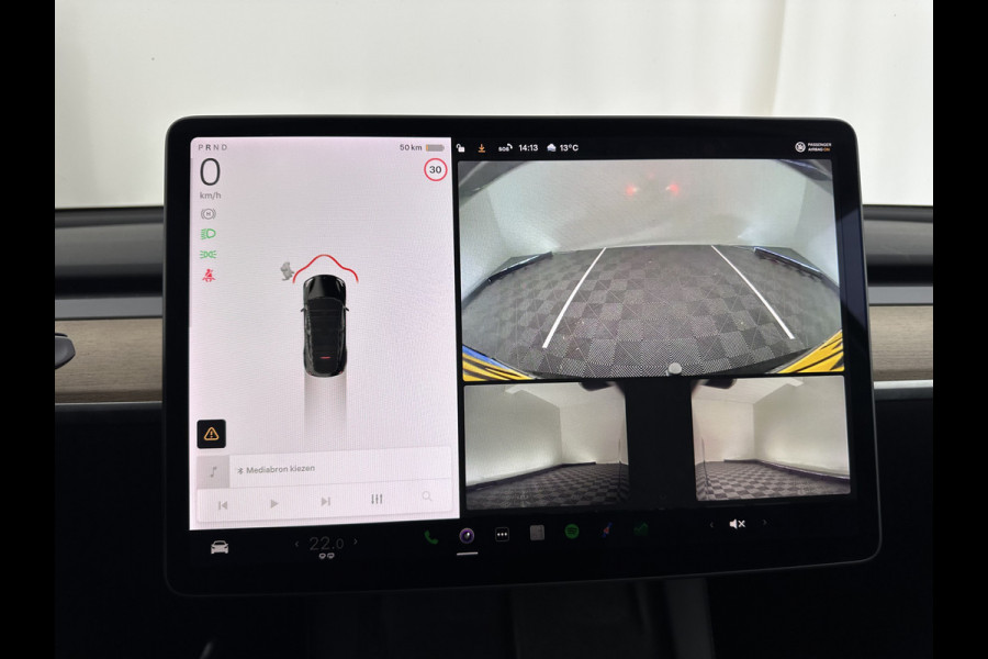 Tesla Model Y Long Range AWD 75 kWh Black-Line [ 3-Fase-11kW ] {SOH-82%} (INCL-BTW) Aut. *PANO | AUTO-PILOT | LEATHER | NAVI-FULLMAP | MATRIX-LED | KEYLESS | CAMERA | DAB+ | HEATED-COMFORTSEATS | PRIVACYGLASS | TOPVIEW | TOWBAR |  20''ALU*