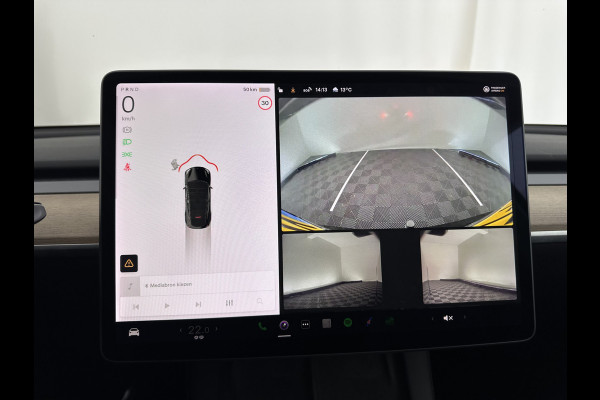 Tesla Model Y Long Range AWD 75 kWh Black-Line [ 3-Fase-11kW ] {SOH-82%} (INCL-BTW) Aut. *PANO | AUTO-PILOT | LEATHER | NAVI-FULLMAP | MATRIX-LED | KEYLESS | CAMERA | DAB+ | HEATED-COMFORTSEATS | PRIVACYGLASS | TOPVIEW | TOWBAR |  20''ALU*