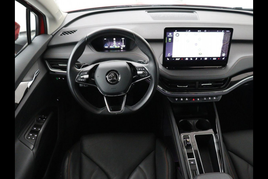 Škoda ENYAQ iV 80 | Leder | Stoelverwarming | Trekhaak | Adaptive cruise | Warmtepomp | Matrix LED | Carplay | 21'' | Achterbankverwarming | Navigatie | Sport Plus Pakket | Sfeerverlichting