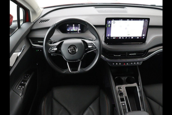 Škoda ENYAQ iV 80 | Leder | Stoelverwarming | Trekhaak | Adaptive cruise | Warmtepomp | Matrix LED | Carplay | 21'' | Achterbankverwarming | Navigatie | Sport Plus Pakket | Sfeerverlichting