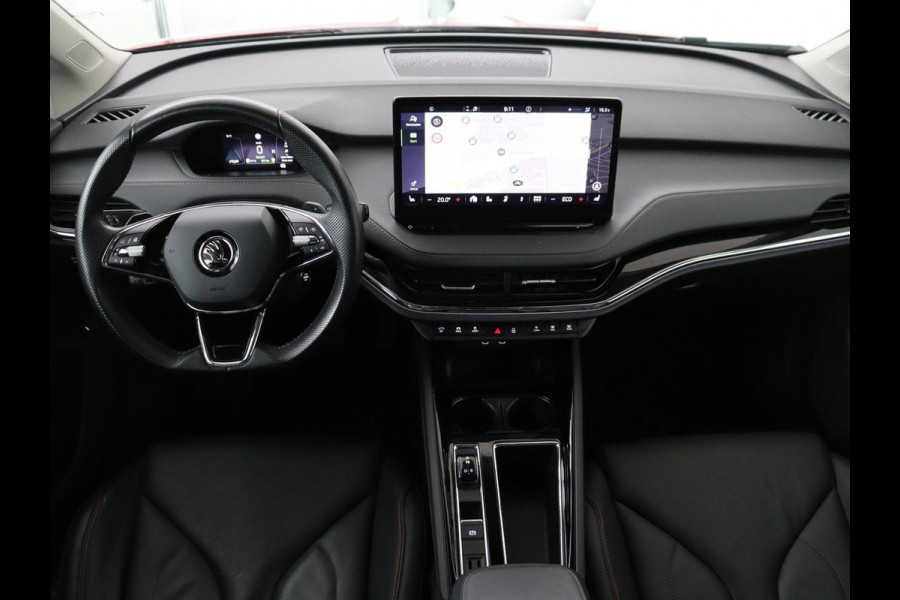 Škoda ENYAQ iV 80 | Leder | Stoelverwarming | Trekhaak | Adaptive cruise | Warmtepomp | Matrix LED | Carplay | 21'' | Achterbankverwarming | Navigatie | Sport Plus Pakket | Sfeerverlichting