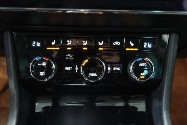 Škoda Superb Combi 1.4 TSI ACT Ambition Business - N.A.P. Airco, Cruise, Navi, Automaat, PDC