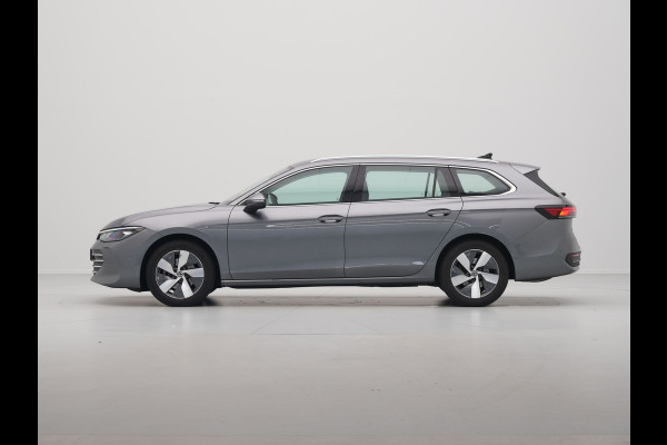 Volkswagen Passat Variant 1.5 eTSI 150pk DSG Business Trekhaak Navigatie Camera Massage Android/Carplay
