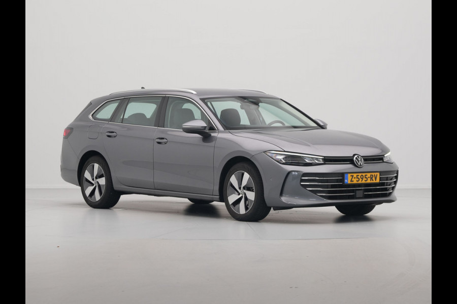 Volkswagen Passat Variant 1.5 eTSI 150pk DSG Business Trekhaak Navigatie Camera Massage Android/Carplay