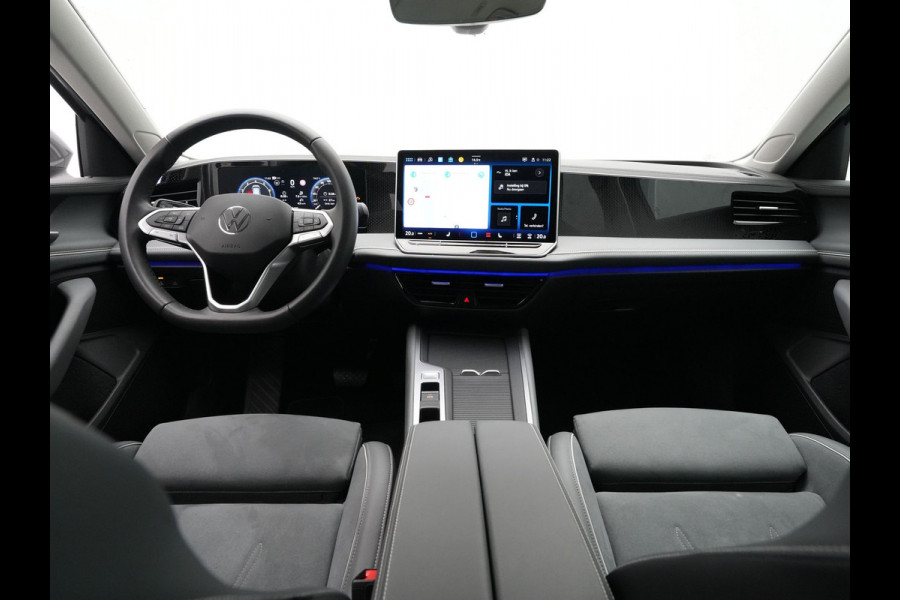 Volkswagen Passat Variant 1.5 eTSI 150pk DSG Business Trekhaak Navigatie Camera Massage Android/Carplay