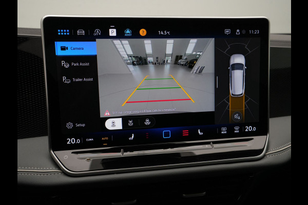 Volkswagen Passat Variant 1.5 eTSI 150pk DSG Business Trekhaak Navigatie Camera Massage Android/Carplay