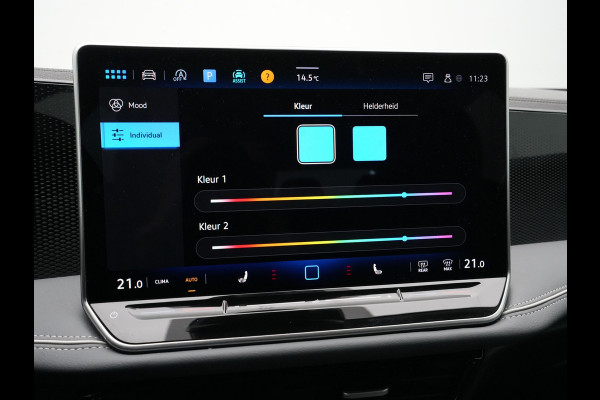 Volkswagen Passat Variant 1.5 eTSI 150pk DSG Business Trekhaak Navigatie Camera Massage Android/Carplay