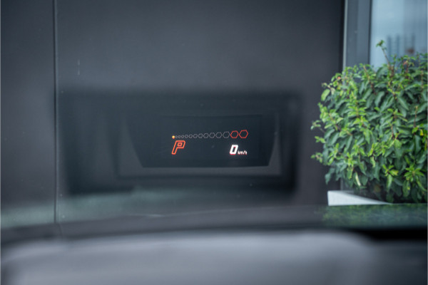 Lamborghini Urus 4.0 V8 - BTW | Akrapovic | Keramisch | Panorama | Xpel | B&O+ | Massage