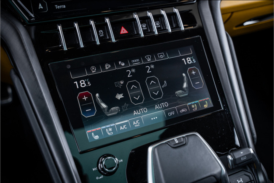 Lamborghini Urus 4.0 V8 - BTW | Akrapovic | Keramisch | Panorama | Xpel | B&O+ | Massage