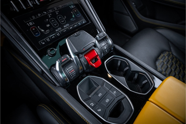 Lamborghini Urus 4.0 V8 - BTW | Akrapovic | Keramisch | Panorama | Xpel | B&O+ | Massage