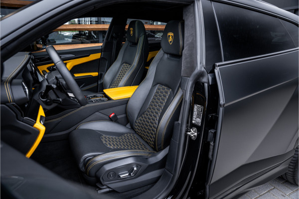 Lamborghini Urus 4.0 V8 - BTW | Akrapovic | Keramisch | Panorama | Xpel | B&O+ | Massage