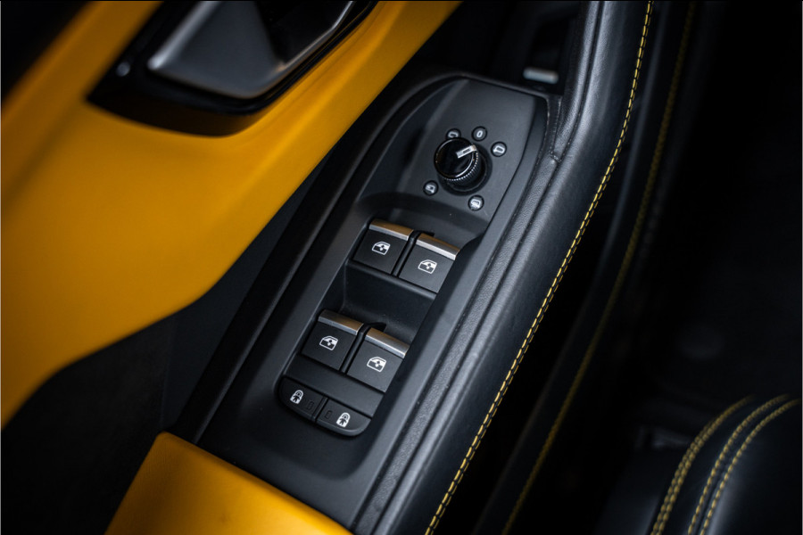 Lamborghini Urus 4.0 V8 - BTW | Akrapovic | Keramisch | Panorama | Xpel | B&O+ | Massage