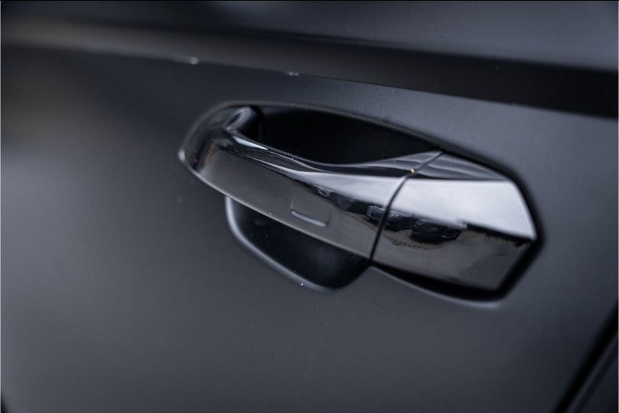 Lamborghini Urus 4.0 V8 - BTW | Akrapovic | Keramisch | Panorama | Xpel | B&O+ | Massage