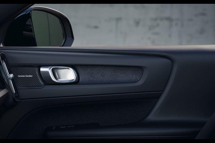 Volvo EX40 252PK Single Motor Extended Range 82 kWh Business Edition / Donker getint glas / Camera achter / Climate pack