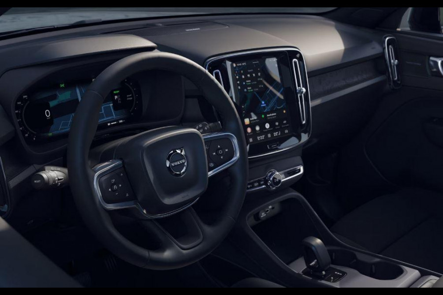 Volvo EX40 252PK Single Motor Extended Range 82 kWh Business Edition / Donker getint glas / Camera achter / Climate pack