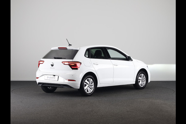 Volkswagen Polo 1.0 TSI Style 95 PK | Matrix koplampen | Navigatie via app | Parkeersensoren | Privacy glass |