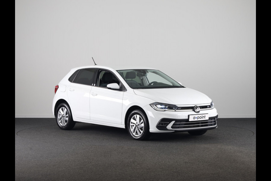 Volkswagen Polo 1.0 TSI Style 95 PK | Matrix koplampen | Navigatie via app | Parkeersensoren | Privacy glass |