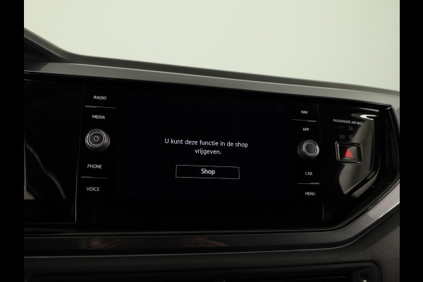 Volkswagen Polo 1.0 TSI Style 95 PK | Matrix koplampen | Navigatie via app | Parkeersensoren | Privacy glass |
