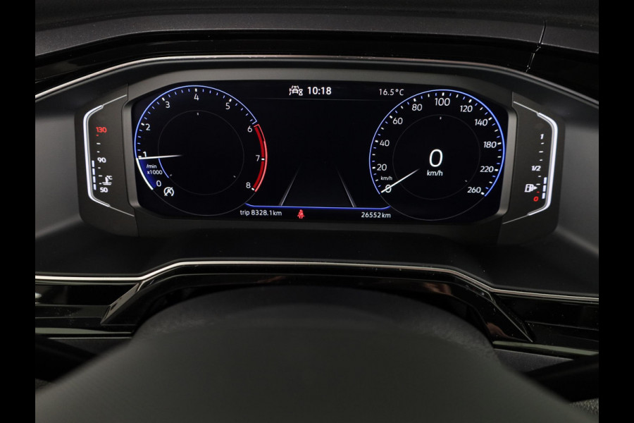 Volkswagen Polo 1.0 TSI Style 95 PK | Matrix koplampen | Navigatie via app | Parkeersensoren | Privacy glass |