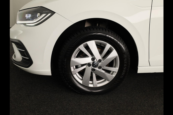 Volkswagen Polo 1.0 TSI Style 95 PK | Matrix koplampen | Navigatie via app | Parkeersensoren | Privacy glass |