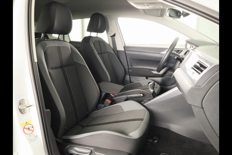 Volkswagen Polo 1.0 TSI Style 95 PK | Matrix koplampen | Navigatie via app | Parkeersensoren | Privacy glass |