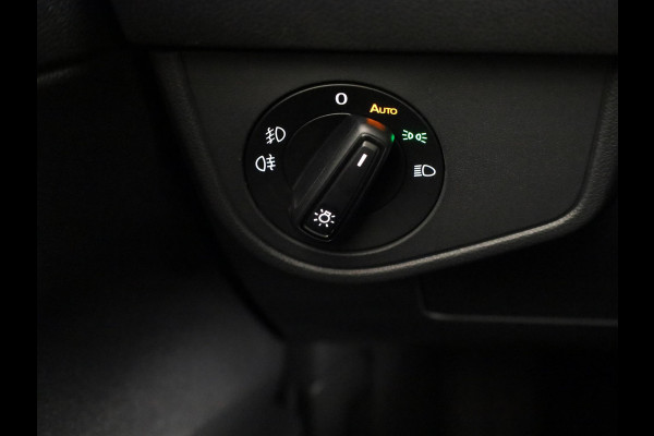 Volkswagen Polo 1.0 TSI Style 95 PK | Matrix koplampen | Navigatie via app | Parkeersensoren | Privacy glass |